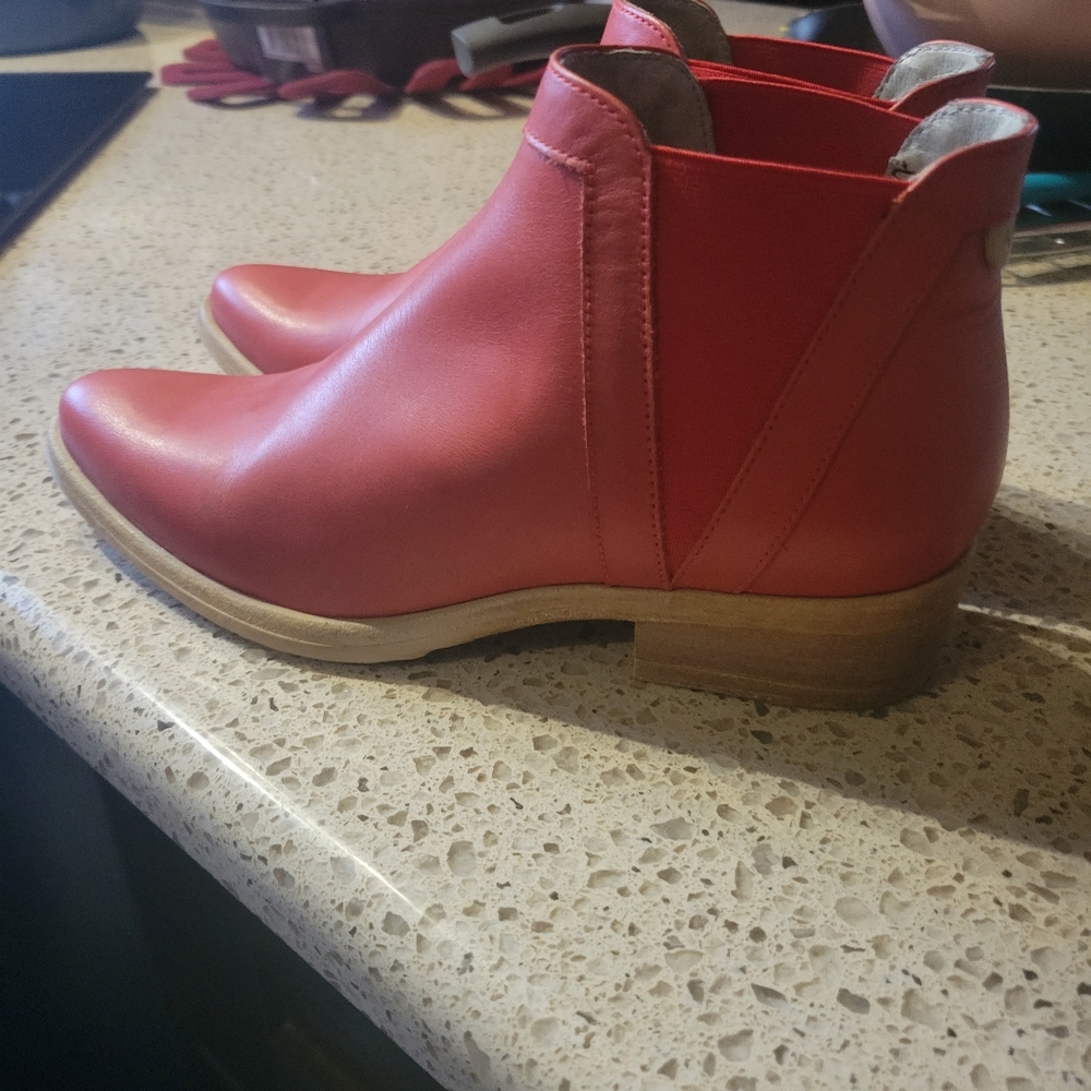 Creation of Minds 6US red pink EUC